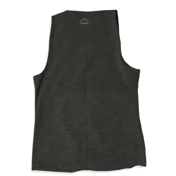 Beyond Yoga | Heather Squareneck Crop Tank + Shelf Bra - Picture 7 of 9